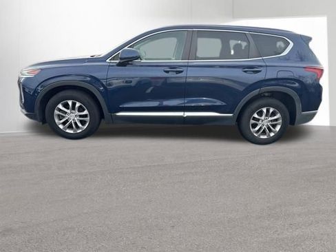 Used 2019 Hyundai Santa Fe SE image 2