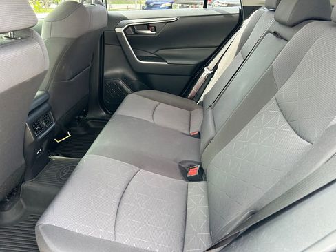Used 2021 Toyota RAV4 XLE w/ Convenience Package AWD/4WD image 17