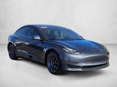 Used 2018 Tesla Model 3 Long Range image 4