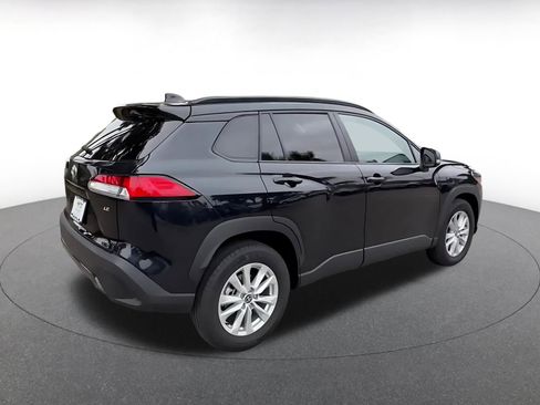Used 2025 Toyota Corolla Cross LE FWD image 14