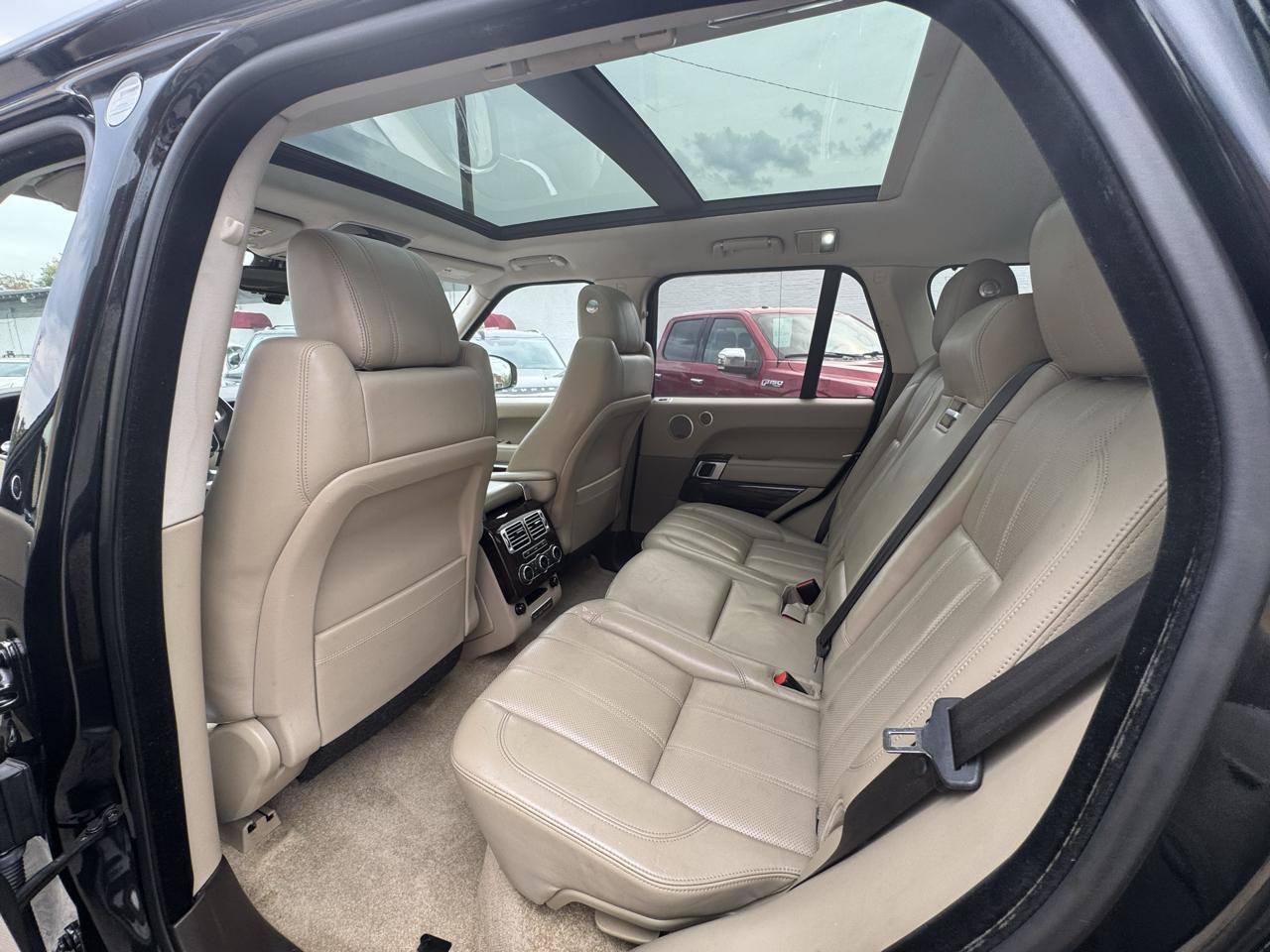 Used 2014 Land Rover Range Rover HSE AWD/4WD image 16
