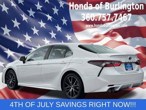 Used 2023 Toyota Camry SE w/ Cold Weather Package FWD image 4
