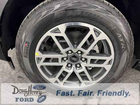 New 2025 Ford Expedition Active image 19