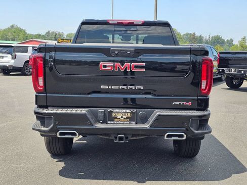 Used 2024 GMC Sierra 1500 AT4 w/ Technology Package AWD/4WD image 4
