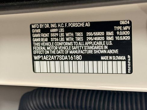 Certified 2025 Porsche Cayenne E-Hybrid AWD/4WD image 34