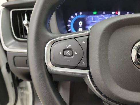 Used 2025 Volvo XC60 B5 Core image 24