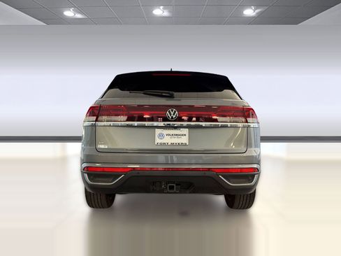 Used 2025 Volkswagen Atlas Cross Sport SE FWD image 10