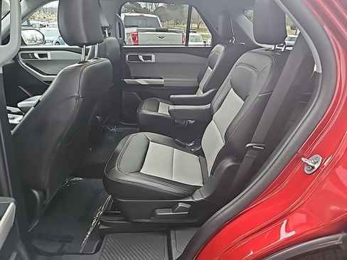 Used 2023 Ford Explorer XLT w/ Equipment Group 202A image 12