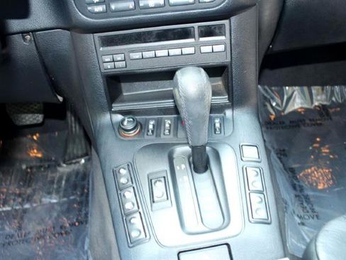 Used 1999 BMW 323i Convertible image 15