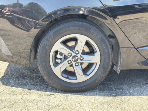 Used 2021 Kia K5 LX image 29