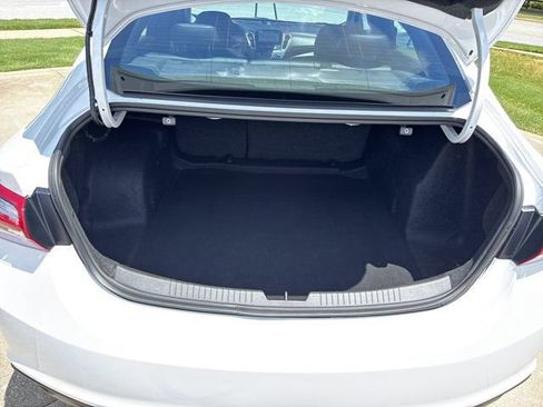 Used 2023 Chevrolet Malibu LT FWD image 8