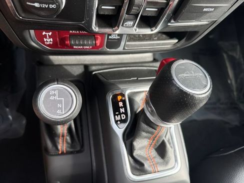 Used 2023 Jeep Gladiator Mojave w/ Cold Weather Group AWD/4WD image 25