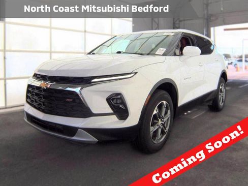 Used 2023 Chevrolet Blazer LT FWD image 1