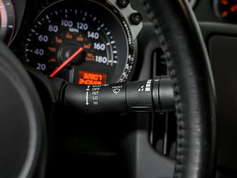 Used 2018 Nissan 370Z Coupe image 23