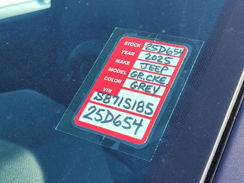 New 2025 Jeep Grand Cherokee L Altitude image 21