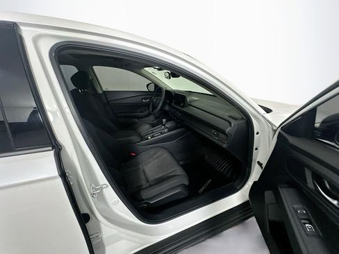 Used 2025 Honda Accord SE image 29