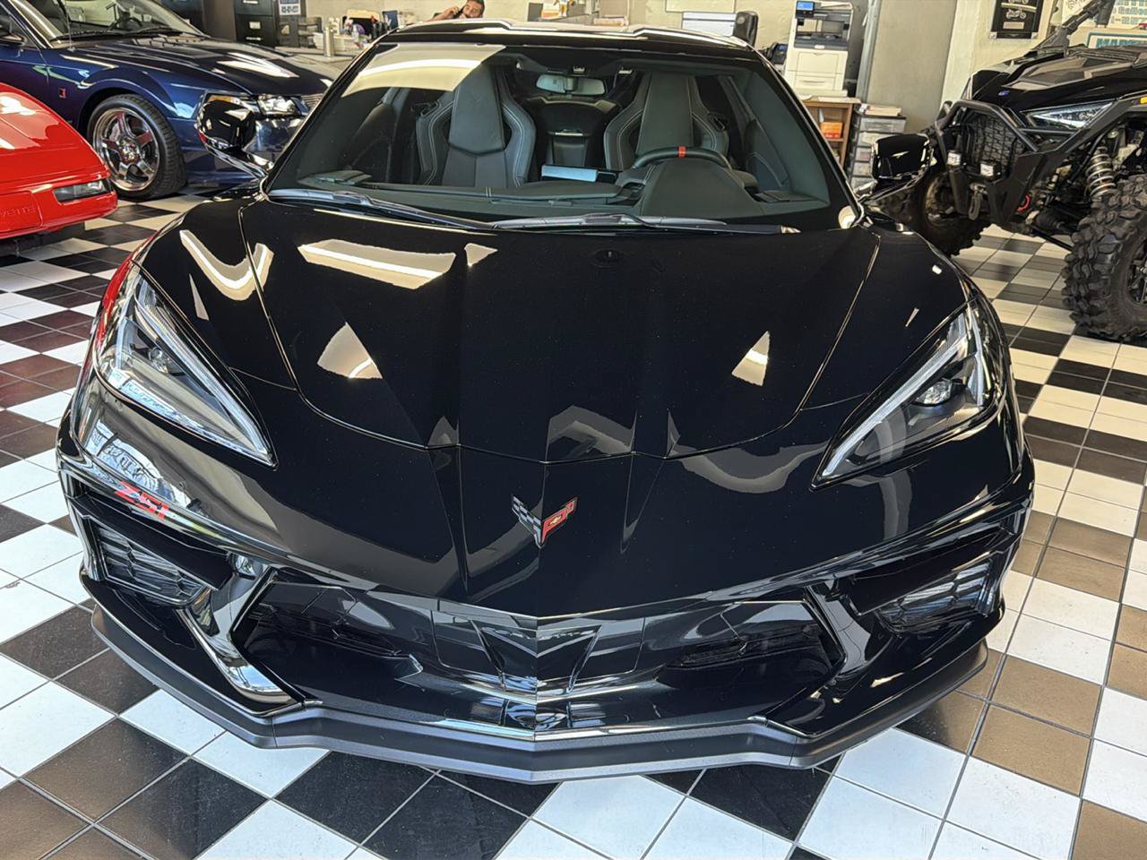 Used 2022 Chevrolet Corvette Stingray Coupe w/ Z51 Performance Package RWD image 2