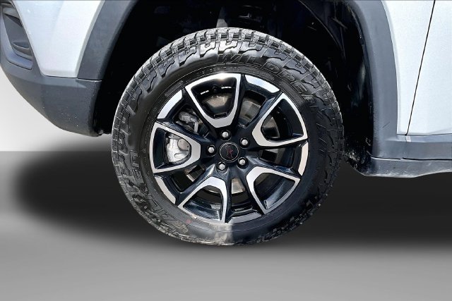 Used 2025 Jeep Compass Trailhawk AWD/4WD image 9