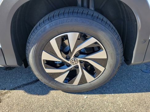 New 2026 Volkswagen Tiguan S image 27