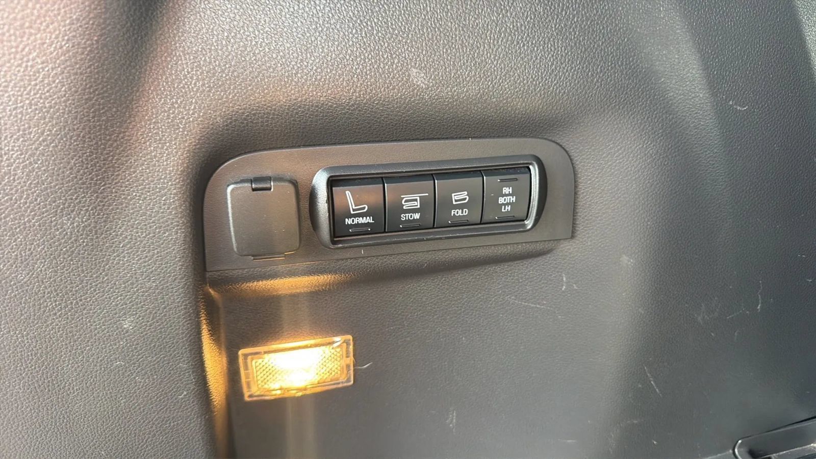 Used 2015 Ford Explorer Limited w/ Equipment Group 302A AWD/4WD image 56