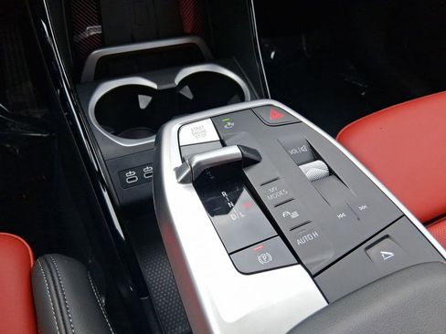 Used 2025 BMW X2 xDrive28i w/ Premium Package image 22