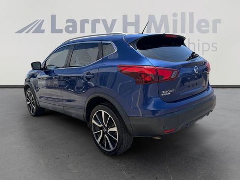 Used 2019 Nissan Rogue Sport SL w/ Premium Package FWD image 3