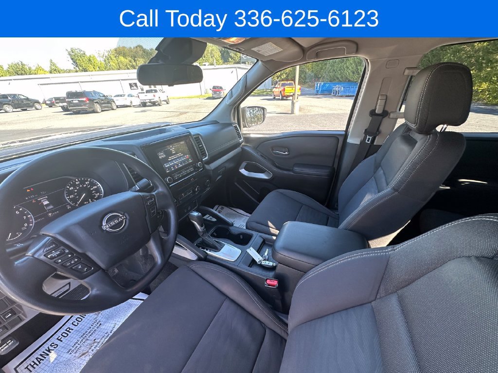 Used 2022 Nissan Frontier SV AWD/4WD image 12