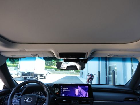 Used 2024 Lexus ES 350 Ultra Luxury w/ Accessory Package (Z2) FWD image 33