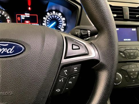Certified 2018 Ford Fusion SE FWD image 18