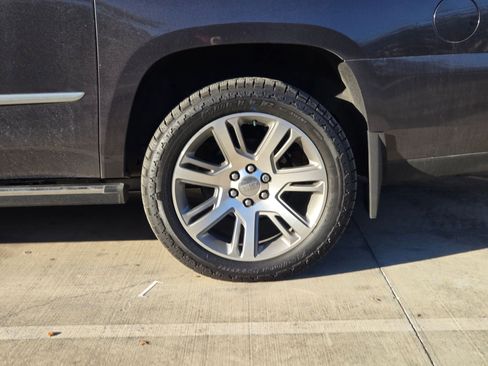 Used 2015 Cadillac Escalade ESV Premium image 7