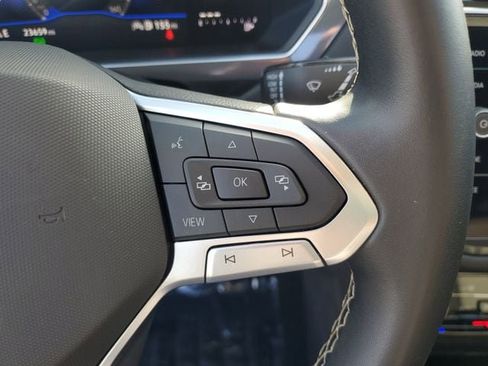 Certified 2024 Volkswagen Tiguan SE w/ Panoramic Sunroof Package image 22