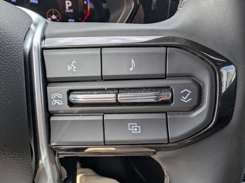 Used 2024 Chevrolet Colorado LT w/ LT Convenience Package AWD/4WD image 24