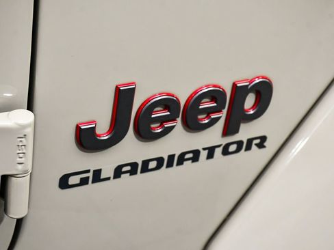 Used 2020 Jeep Gladiator Rubicon w/ Dual Top Group AWD/4WD image 88