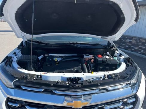 Used 2025 Chevrolet Equinox LT AWD/4WD image 22