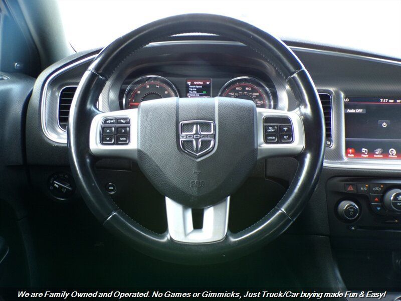 Used 2014 Dodge Charger SXT RWD image 12