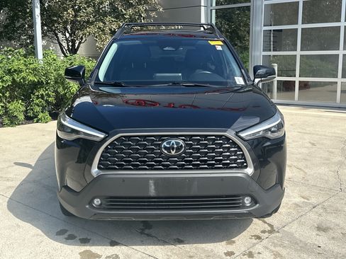 Used 2023 Toyota Corolla Cross XLE w/ Convenience Package AWD/4WD image 5