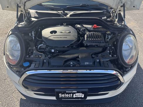 Used 2017 MINI Cooper 4-Door Hardtop image 17