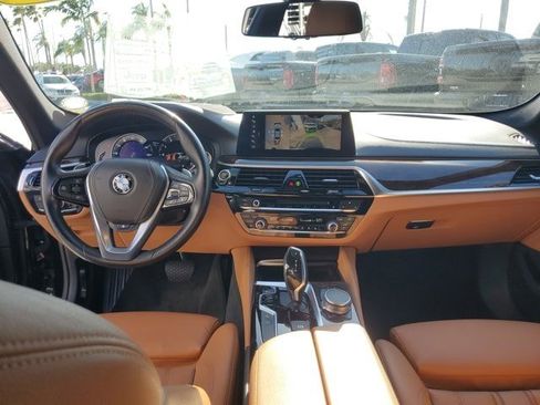 Used 2018 BMW 530i xDrive w/ Premium Package image 15