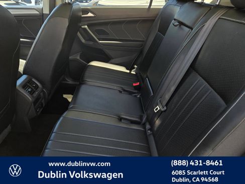 Certified 2023 Volkswagen Tiguan SE w/ Panoramic Sunroof Package FWD image 12