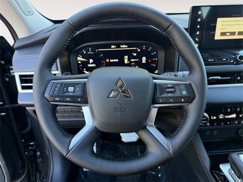 New 2025 Mitsubishi Outlander SEL image 17
