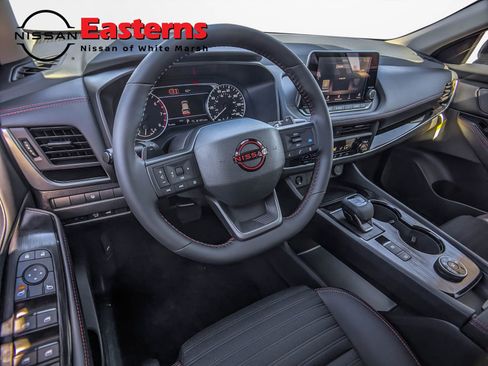 New 2026 Nissan Rogue SV AWD/4WD image 12