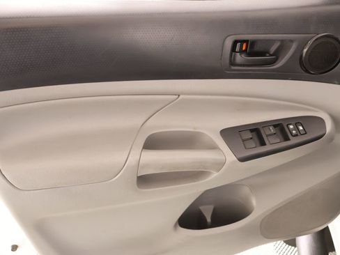 Used 2013 Toyota Tacoma 4x4 Double Cab w/ Convenience Pkg image 14