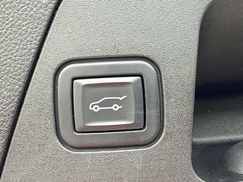 Used 2020 Buick Envision Essence FWD image 19