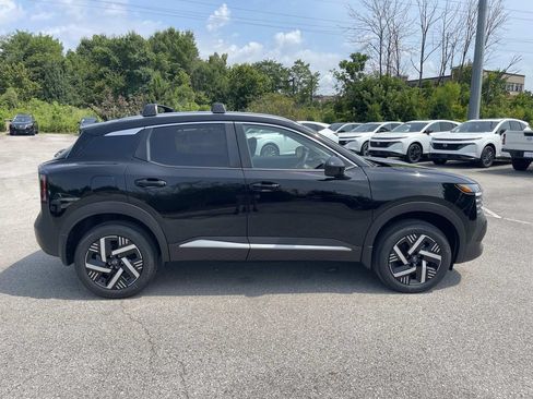 New 2026 Nissan Kicks SV w/ Cold Weather Package FWD image 2
