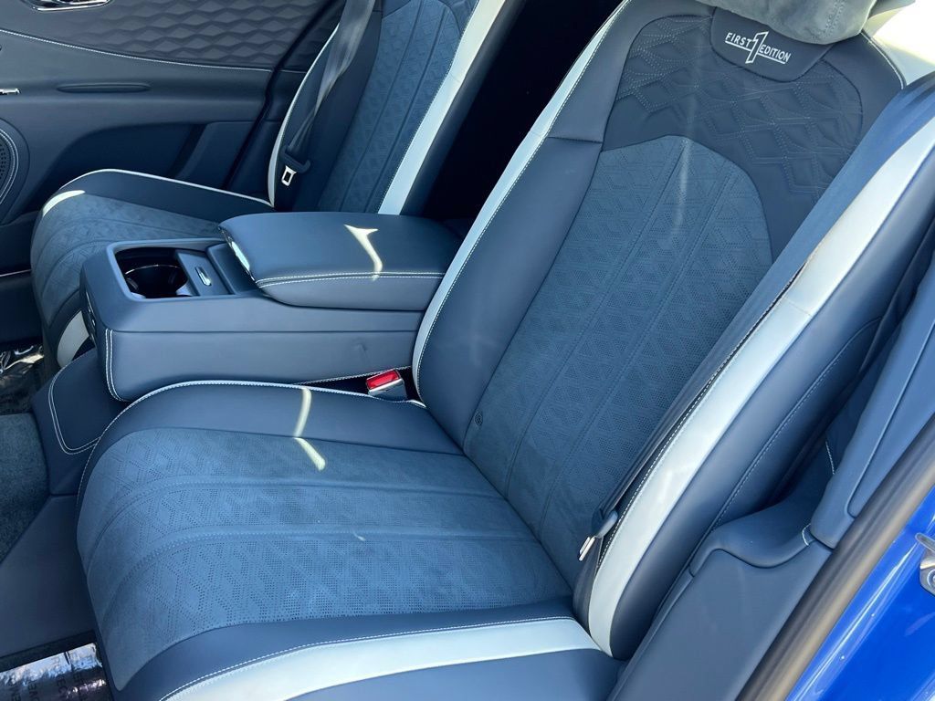 Certified 2025 Bentley Flying Spur Plug-In Hybrid w/ First Edition Specification AWD/4WD image 19