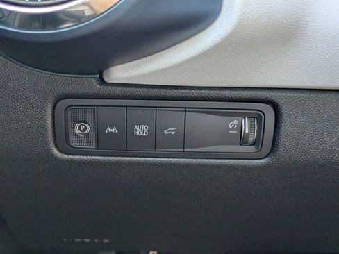 Certified 2025 Chevrolet Equinox EV LT image 28