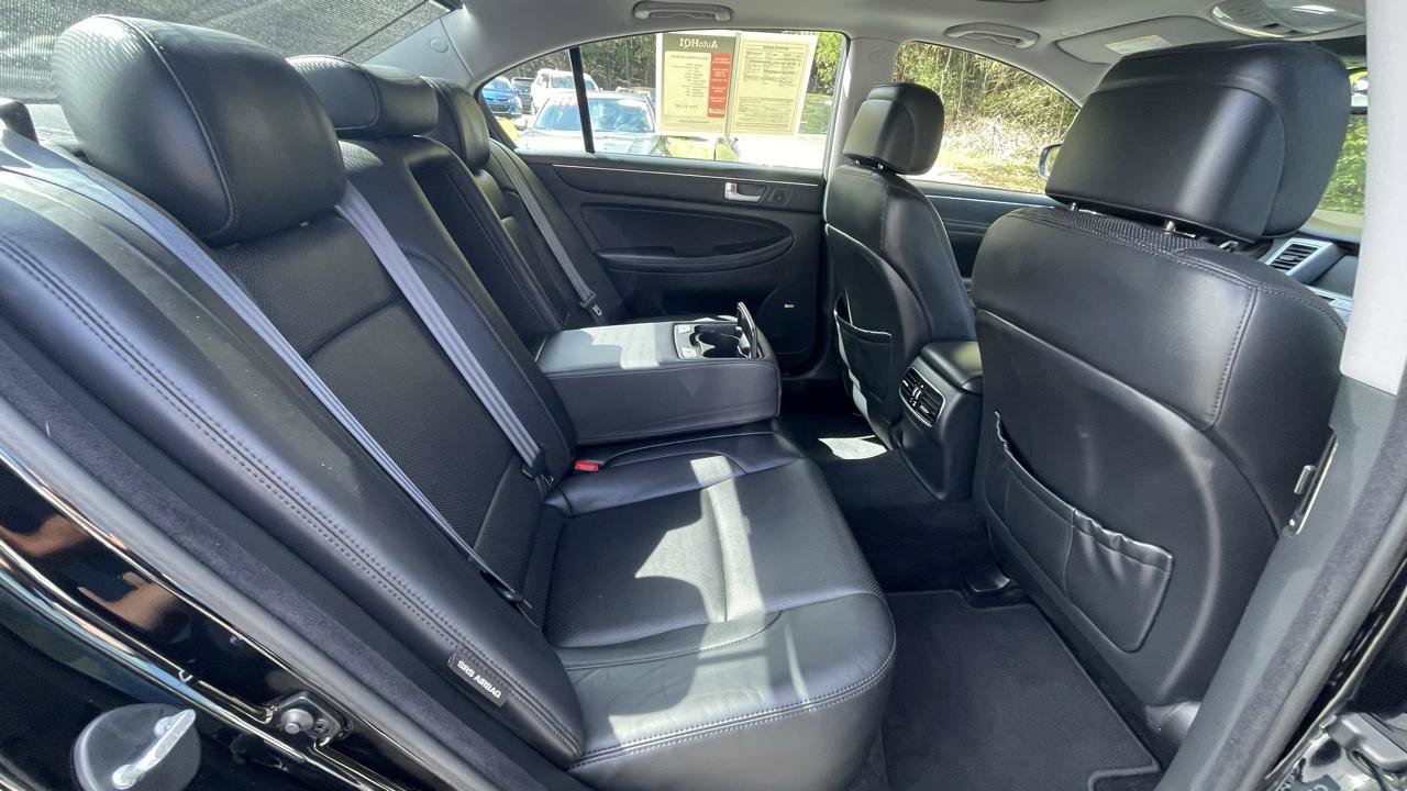 Used 2012 Hyundai Genesis 4.6 RWD image 28