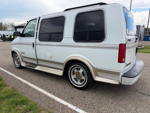 Used 1999 GMC Safari Passenger w/ Marketing Option Pkg 3 RWD image 7