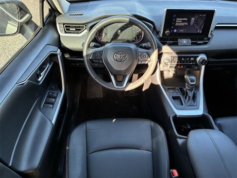 Used 2023 Toyota RAV4 XLE Premium image 11