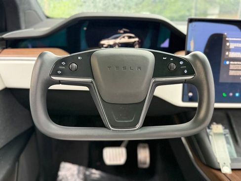 Used 2023 Tesla Model X AWD/4WD image 40